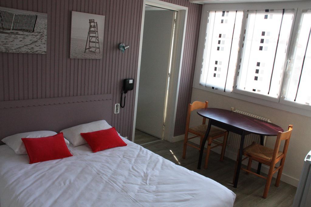 Hotel La Cote Sauvage レ・サ​​ーブル・ドロンヌ 部屋 写真