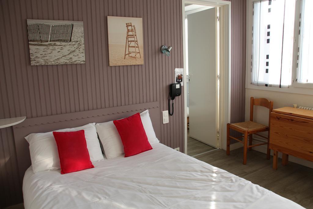 Hotel La Cote Sauvage レ・サ​​ーブル・ドロンヌ エクステリア 写真